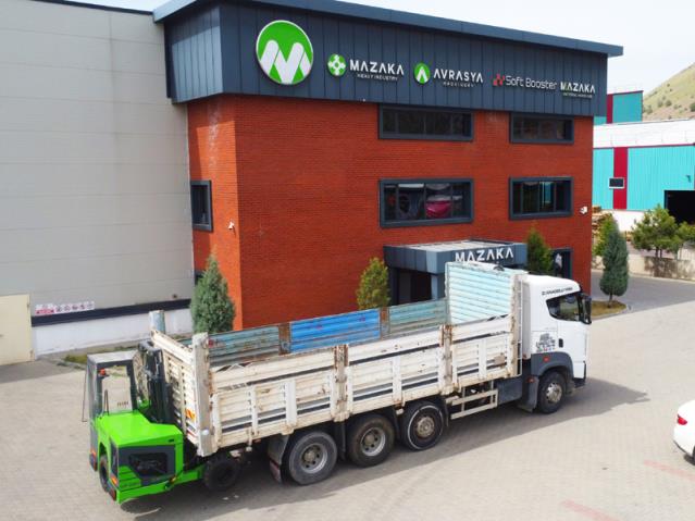 Truck Mounted Forklift MF25D Gallery