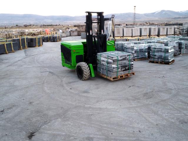 Truck Mounted Forklift MF25D Gallery