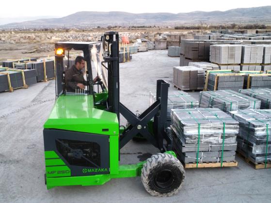 Truck Mounted Forklift MF25D Gallery